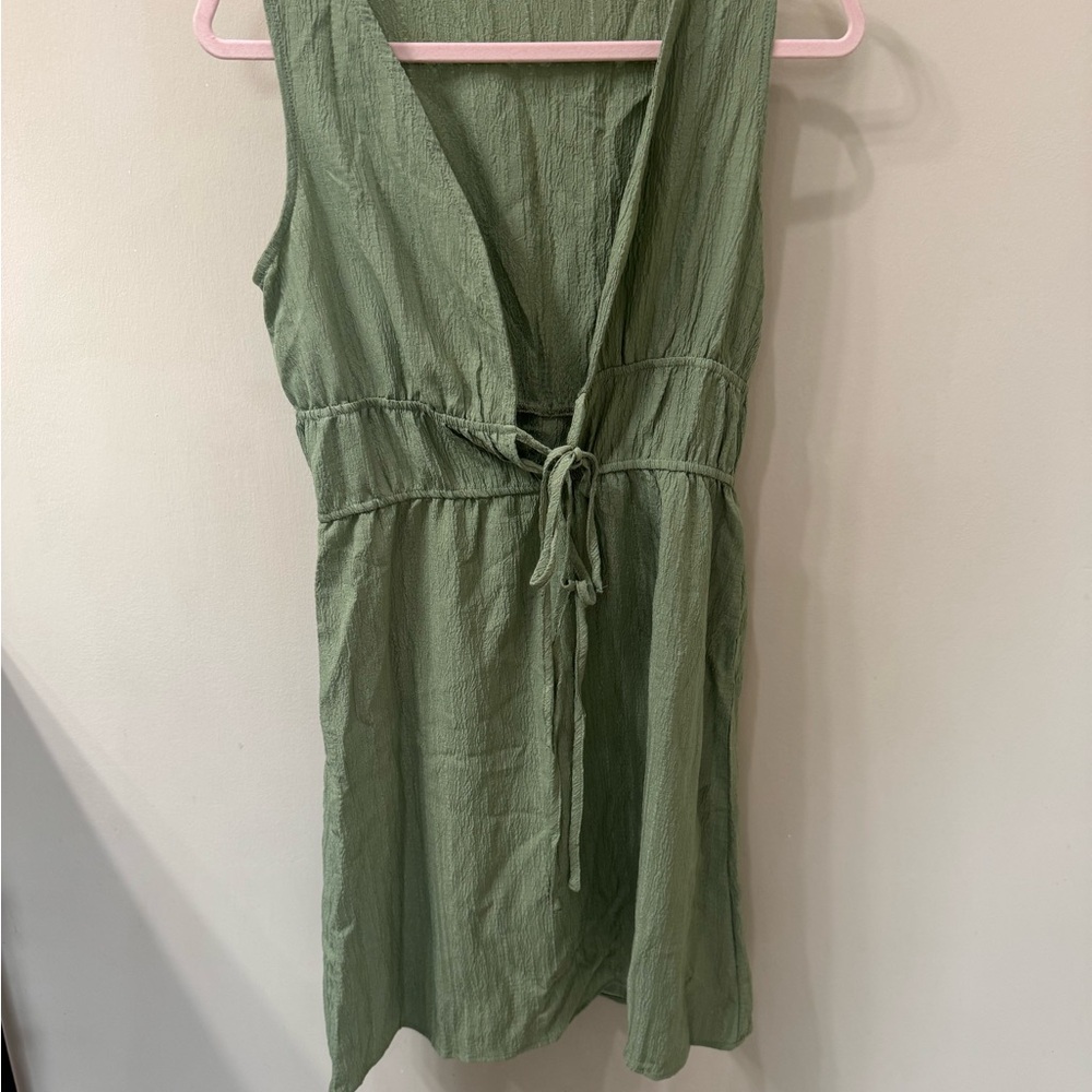 Green Sleeveless Dress with Tie Waist